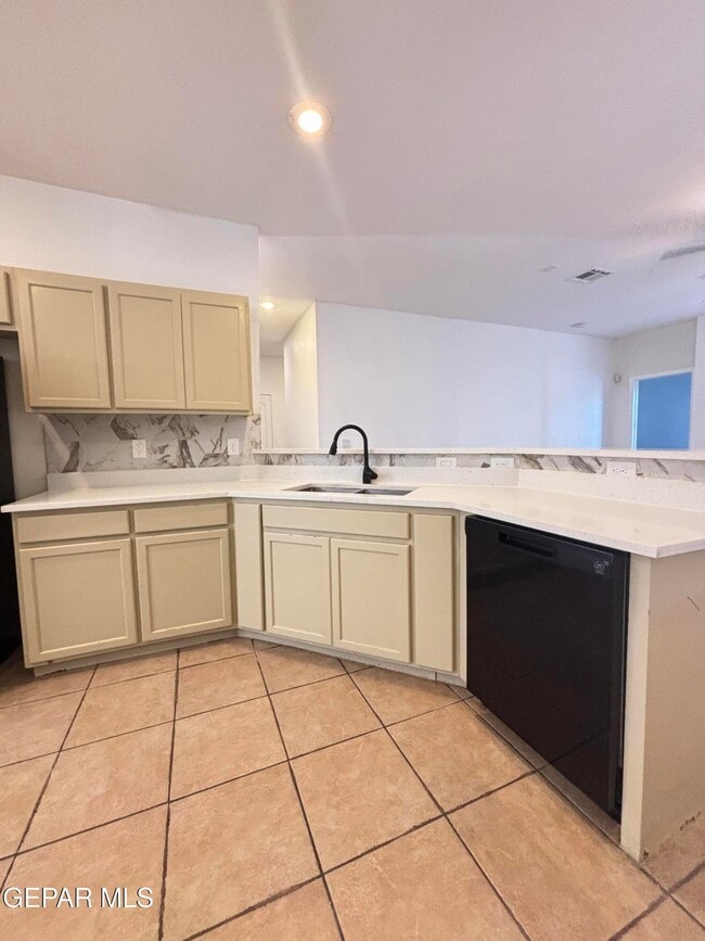 Building Photo - 14749 Sand Gate Dr