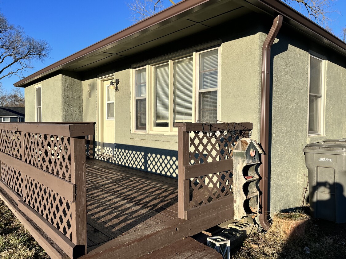 3135 S. Keystone Front Deck - 3135 S Keystone Ave