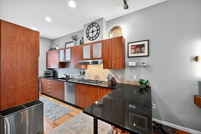 Foto del edificio - 2680 Blake St