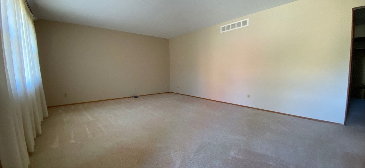 142 Strecker Dr Unit 1, Tallmadge, OH 44278 Apartment for Rent in