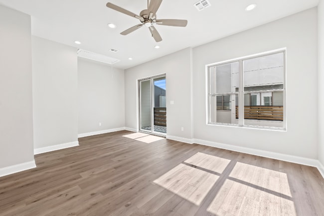 Building Photo - 212 Spoonbill Dr