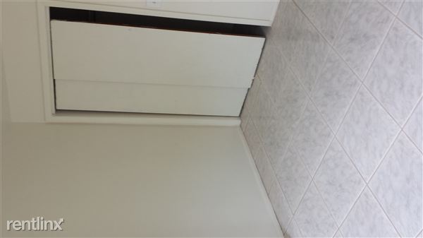 Building Photo - 117 Highland Ave