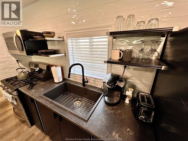 Photo du bâtiment - 600 Park St W