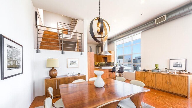 Dining Room - Breakfast Bar - Kitchen - 2nd floor - 1643 12th St