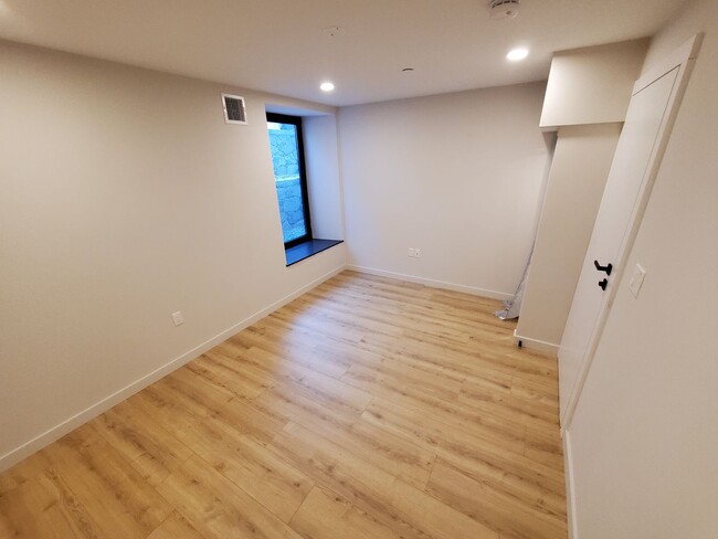 Building Photo - 141 N St
