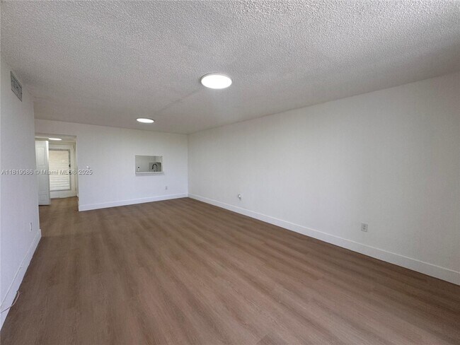 Foto del edificio - 1820 SW 81st Ave