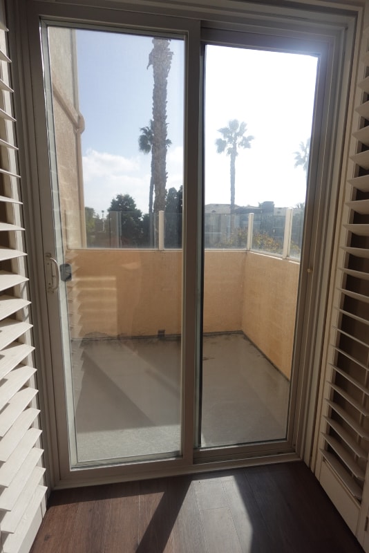 Foto del edificio - 8894 Spectrum Center Blvd