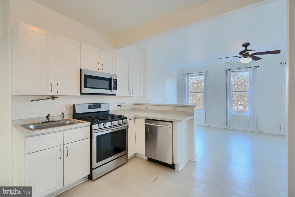 Primary Photo - 1509 W Lombard St