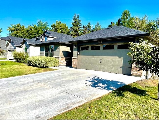 Building Photo - 3844 W Magnolia Ln