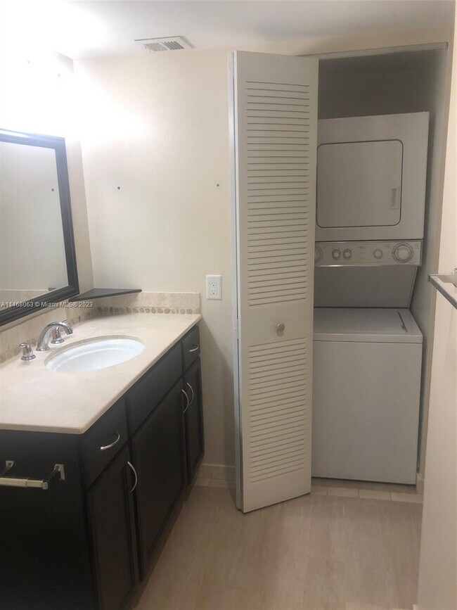 Foto del edificio - 4240 NW 21st St