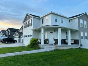 Building Photo - 69 W Syracuse Rd