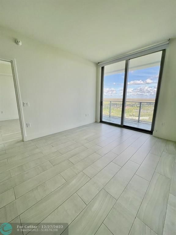 Foto del edificio - 2000 Metropica Wy