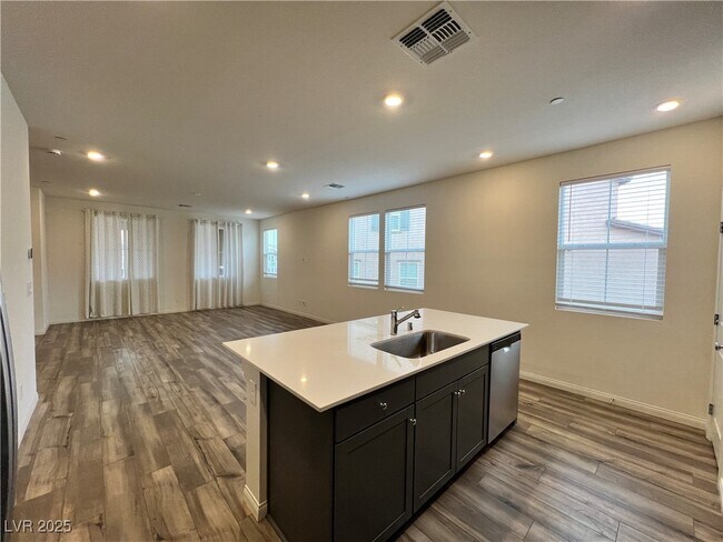 Building Photo - 2824 Abrantes Pl