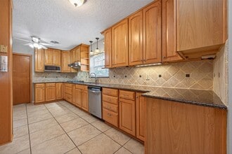 Building Photo - 1910 Claiborne Dr