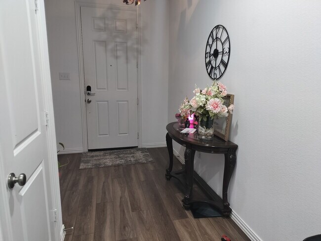 Foto del edificio - 505 Virginia Way