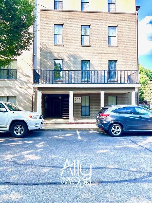 Building Photo - 725 Walker Square