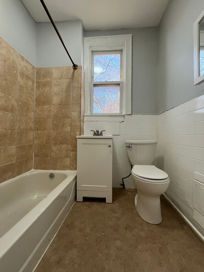 Foto del edificio - 10 Randolph Ave