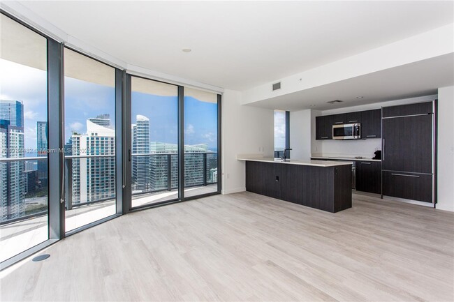 Foto del edificio - 45 SW 9th St