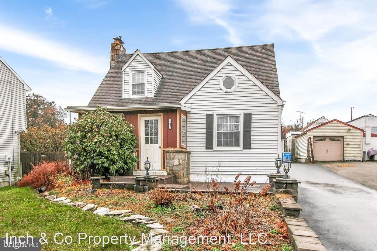 3 br, 2 bath House 720 Skyline Drive House for Rent in York, PA