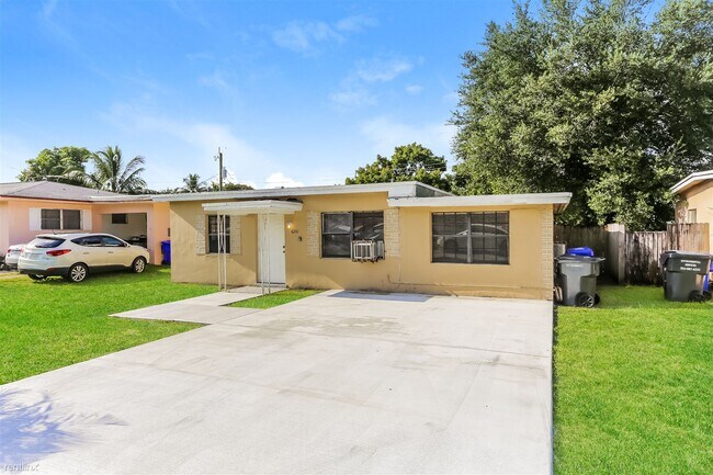 Building Photo - 3 br, 1 bath House - 6330 Rodman Street