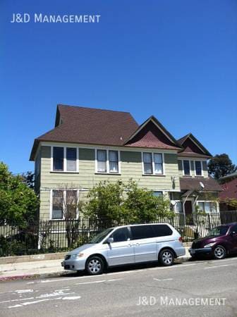 Building Photo - 505 21st St