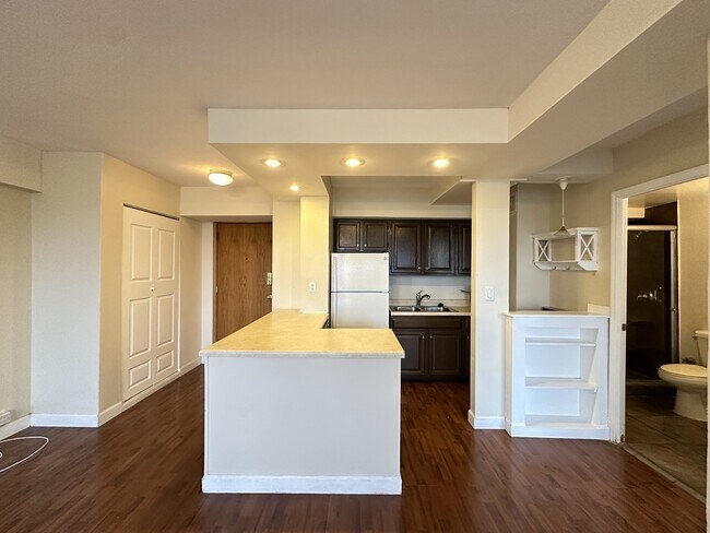 Foto del edificio - 4180 N Marine Dr