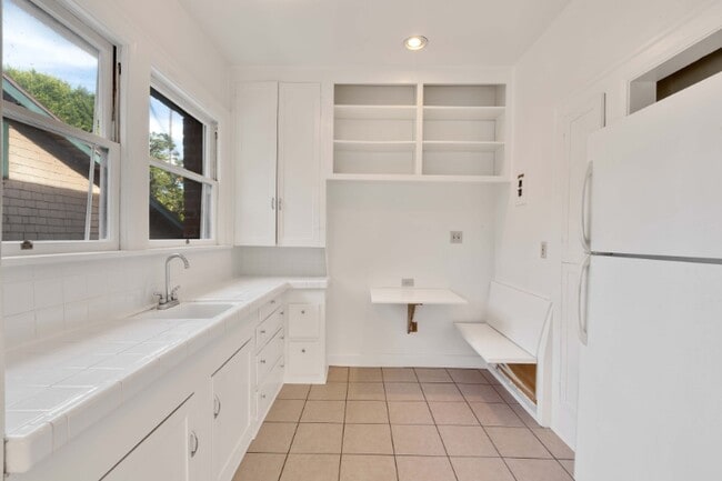 Building Photo - 5121 1/2 Eagle Rock Blvd