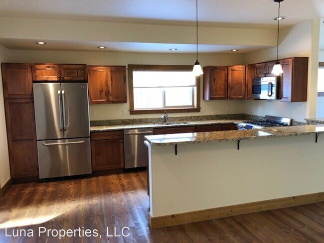 Building Photo - 3 br, 2 bath House - 420 Forbes Ave