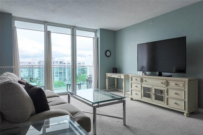 Foto del edificio - 3000 S Ocean Dr