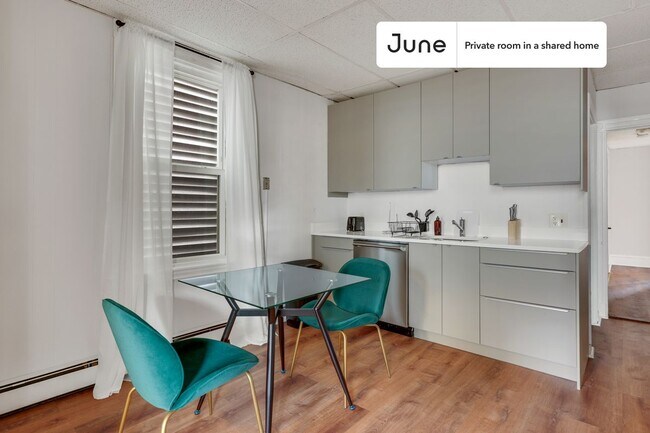 Foto del edificio - Room in Shared 3 bed/1 bath home