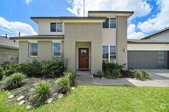 Building Photo - 823 Starcross Bnd Dr