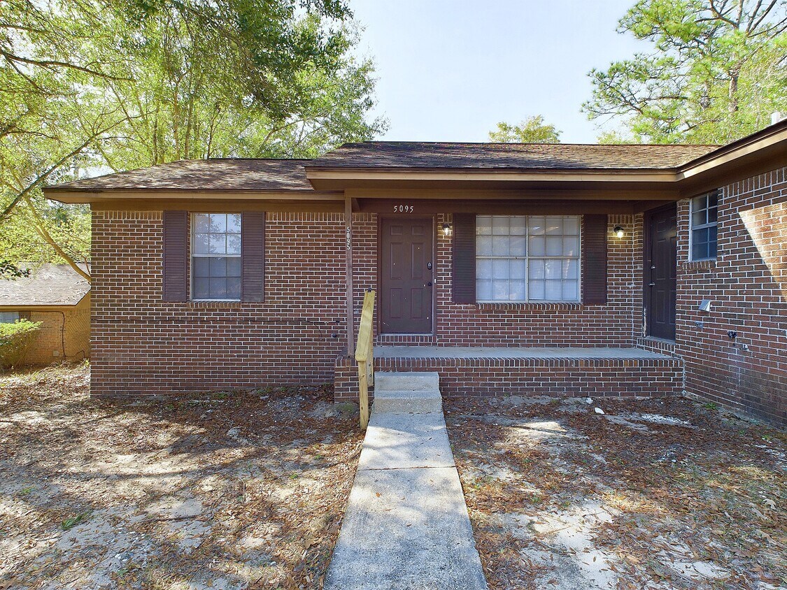 Primary Photo - 5095 Yacht Harbor Cir