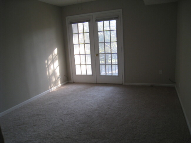 Building Photo - 520 Biesterfield Rd