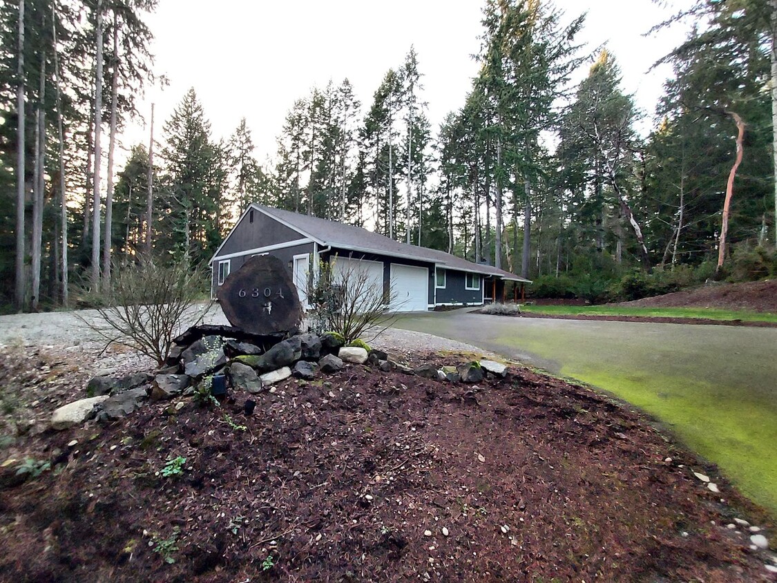 Primary Photo - 3 Bedroom - Gig Harbor Rambler