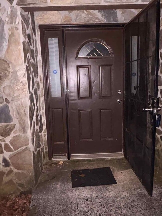 Foto del edificio - COMING SOON! Beautiful 3BR 2BA Home w/ Garage Parking in Riverdale