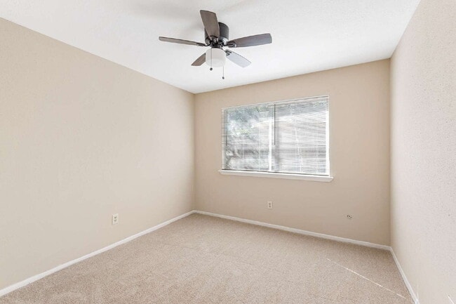 Foto del edificio - 8915 Beau Monde Dr