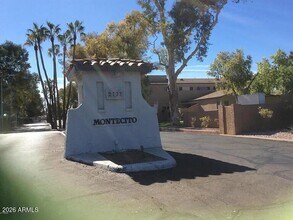 Building Photo - 2694 E Oakleaf Dr