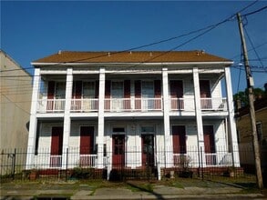Building Photo - 1566 Annunciation St