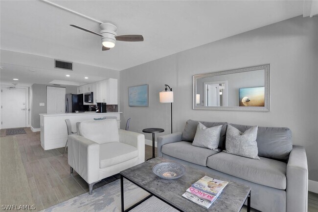 Foto del edificio - 890 S Collier Blvd