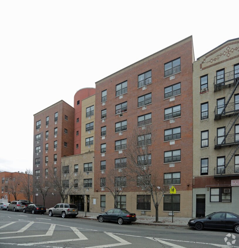 Primary Photo - 825 E 179th St