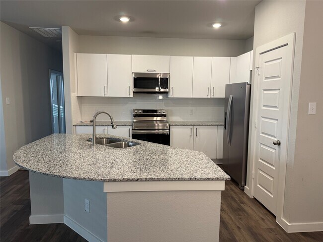 Foto del edificio - 9906 Grosbeak Ln