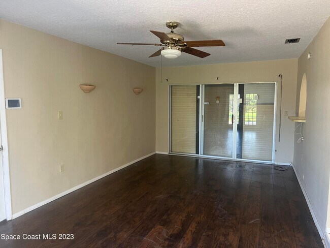Foto del edificio - 2880 Lancaster Rd