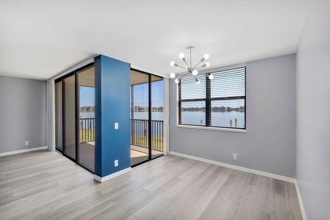 Building Photo - 105 Lake Emerald Dr