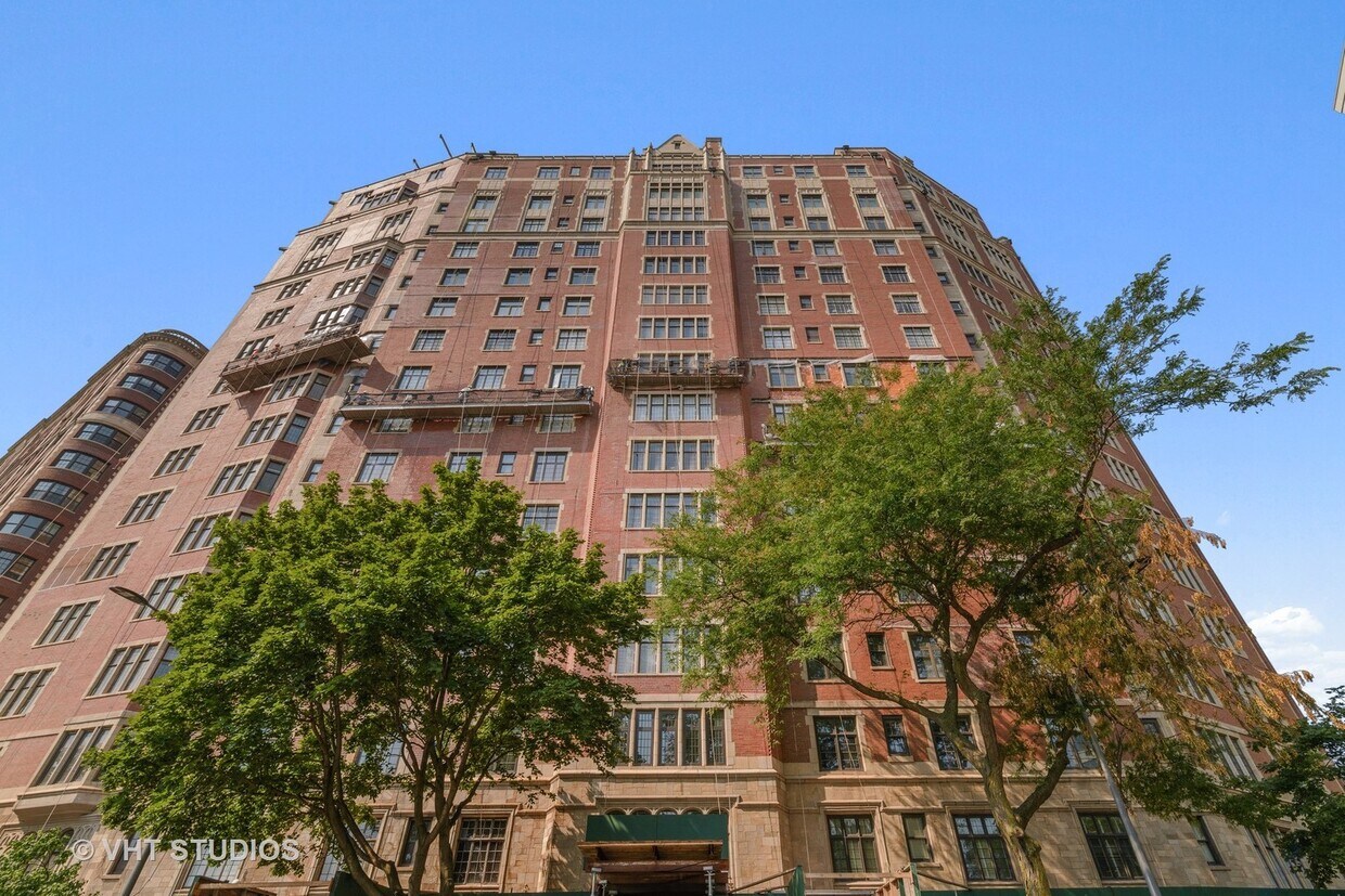Primary Photo - 3800 N Lake Shore Dr