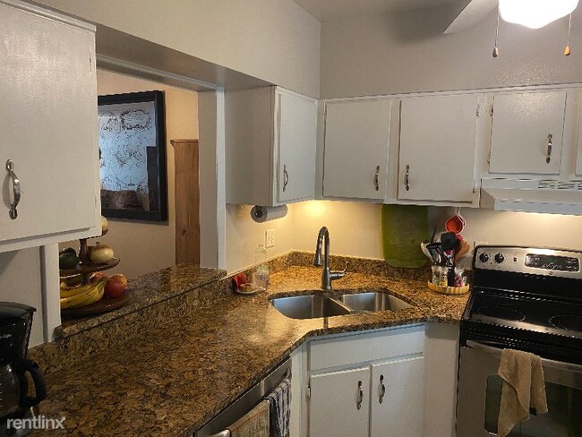 Building Photo - 2 br, 2 bath Condo - 2500 Lee Rd 230 Unit 230
