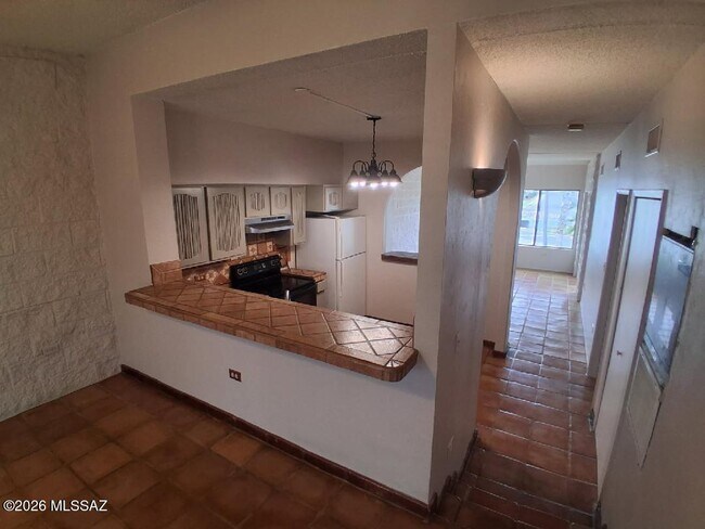 Building Photo - 7777 E Golf Links Rd
