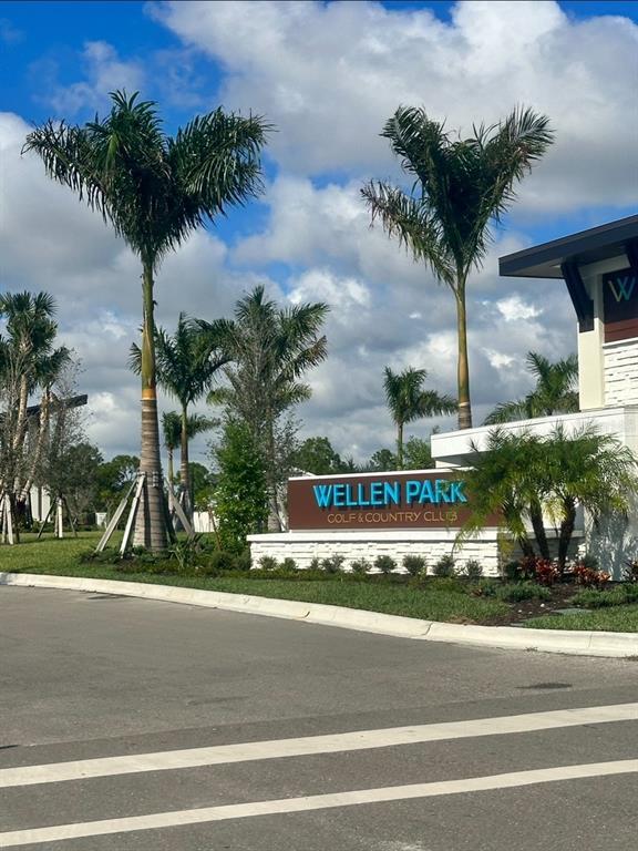 Foto del edificio - 12440 Wellen Golf St