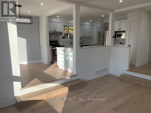 Building Photo - 1156 Falgarwood Dr