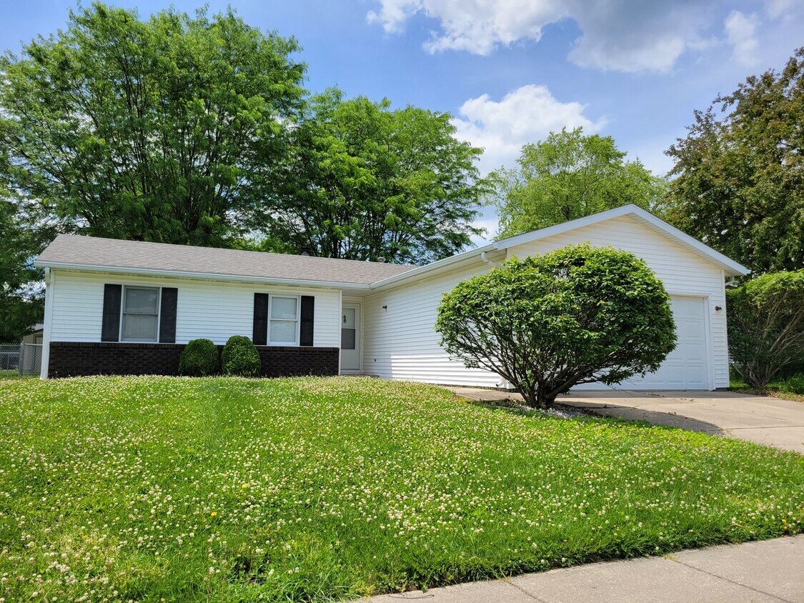 Fireplace Fancy 3 Bed/2 Bath House with a... House Rental in