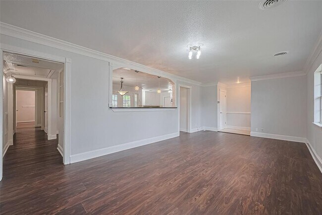 Foto del edificio - 8045 Ridgeview Dr